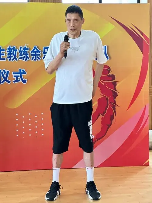 借助线上篮球训练平台在家也能追逐梦想_0